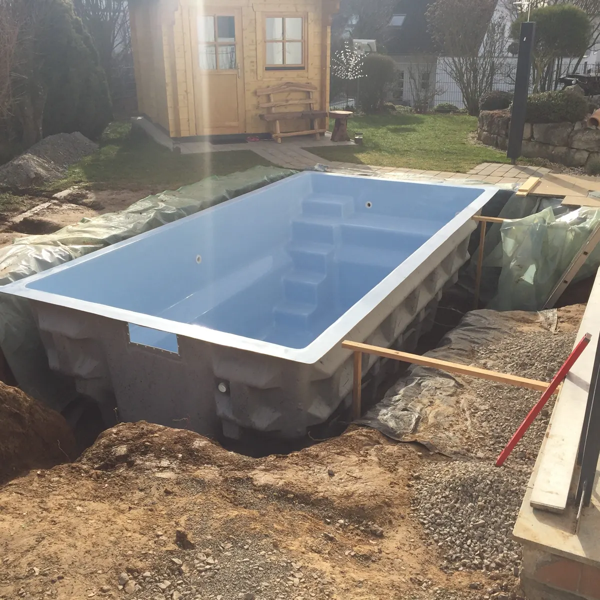 Schwimmbecken Auslieferungsbegleitung Auf Der Baustelle.webp